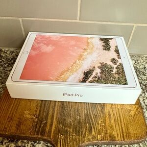 Apple iPad Pro 10.5 Wi Fi (Box Only)